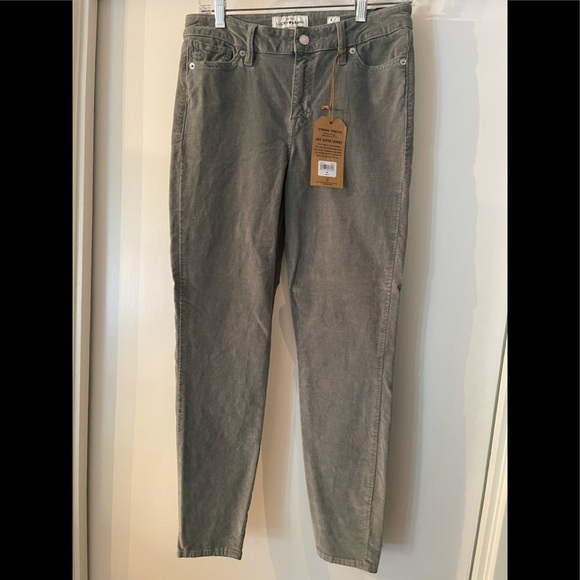 Lucky Brand Bundle (Sage Green Jacket, Jeans with matching Tee and Belt) - Picture 15 of 16